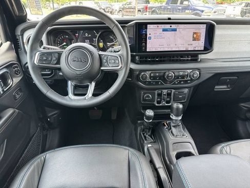 Certified 2025 Jeep Wrangler Unlimited Sahara w/ Safety Group AWD/4WD image 19