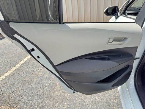 Used 2023 Toyota Corolla LE FWD image 39