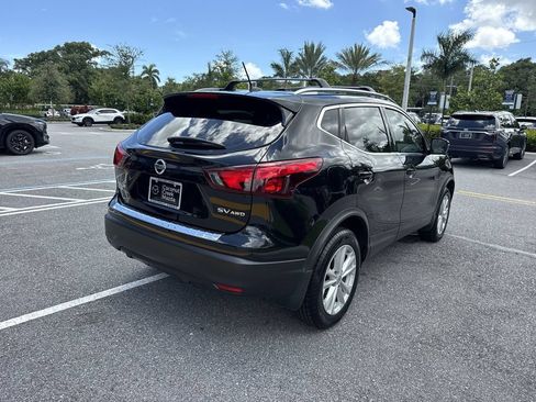 Used 2018 Nissan Rogue Sport SV w/ SV Technology Package AWD/4WD image 3