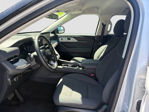 Certified 2025 Ford Explorer Active AWD/4WD image 17