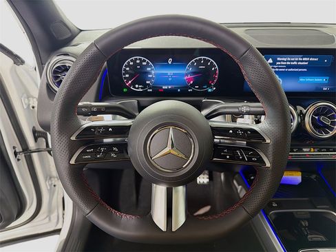 New 2026 Mercedes-Benz GLB 250 4MATIC image 13