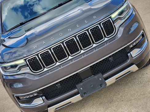 Used 2022 Jeep Wagoneer Series III w/ Flexible Seating Group AWD/4WD image 14