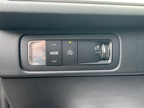 New 2026 Chevrolet Traverse LT image 18