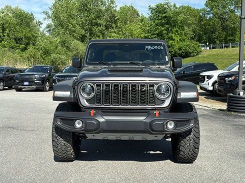 Certified 2026 Jeep Gladiator Mojave w/ Safety Group AWD/4WD image 3
