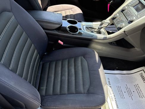 Used 2014 Ford Fusion SE FWD image 8