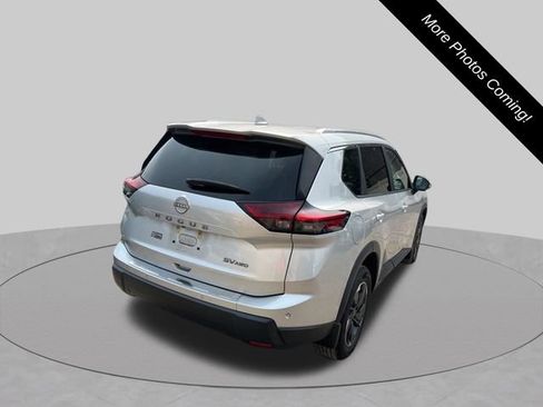 Used 2024 Nissan Rogue SV w/ SV Premium Package AWD/4WD image 4