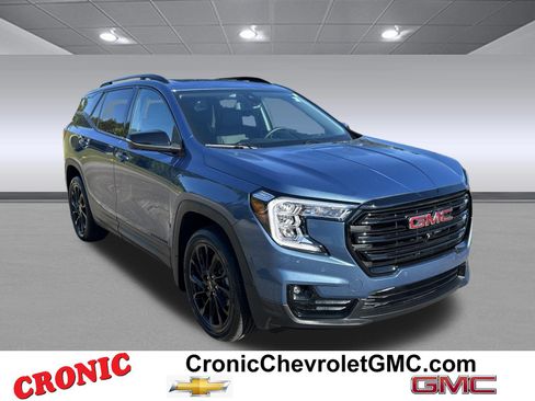 Used 2024 GMC Terrain SLT w/ Tech Package AWD/4WD image 1