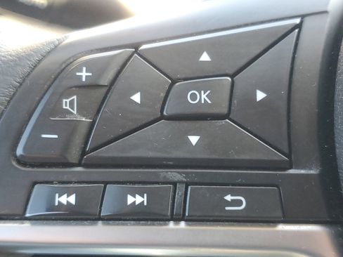 Certified 2020 Nissan Rogue S image 18