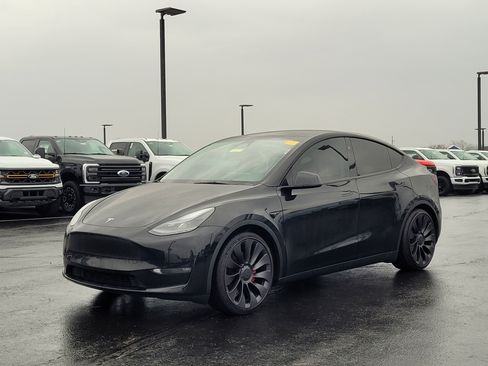 Used 2023 Tesla Model Y Performance image 8