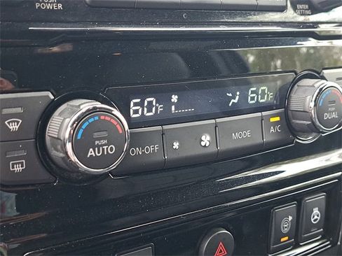 Used 2021 Nissan Titan PRO-4X w/ Pro-4x Convenience Package image 25