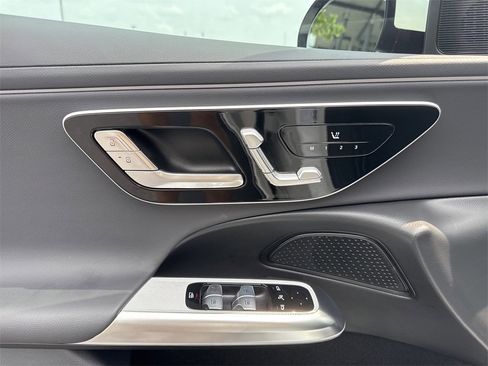 Used 2025 Mercedes-Benz E 350 4MATIC Sedan image 24