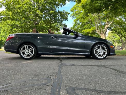 Used 2013 Mercedes-Benz E 550 Cabriolet image 4