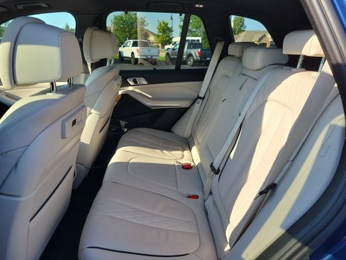Used 2020 BMW X5 xDrive40i w/ Executive Package AWD/4WD image 16