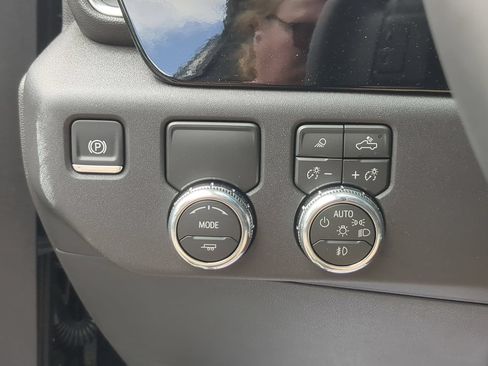 New 2026 GMC Sierra 1500 SLT w/ SLT Premium Package RWD image 18
