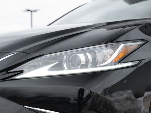 Used 2019 Lexus ES 350 Ultra Luxury image 34