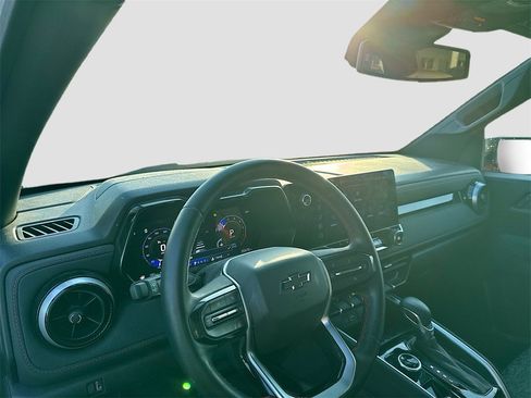 Used 2024 Chevrolet Colorado Z71 w/ Z71 Convenience Package 2 image 10