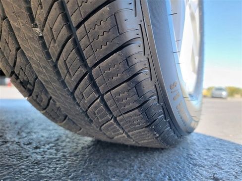 Certified 2022 Ford Edge SEL w/ Convenience Package image 18