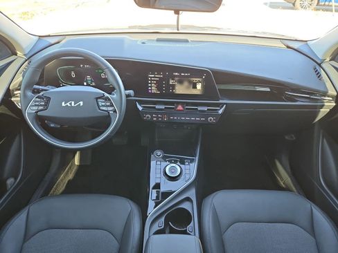 Certified 2023 Kia Niro EX image 14