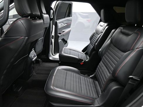 Certified 2025 Ford Explorer ST-Line w/ Premium Package image 20