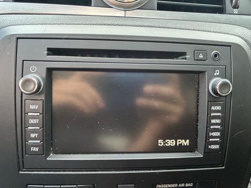 Used 2009 Buick Enclave CXL w/ Entertainment Package #3 AWD/4WD image 25
