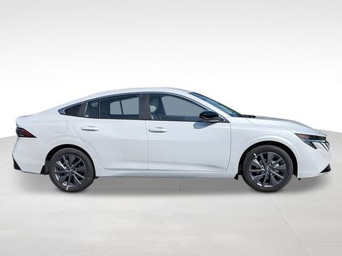 New 2026 Nissan Sentra SL w/ Floor Mat Package FWD image 5