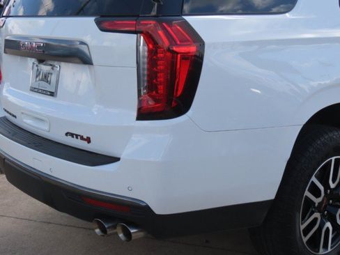 Used 2024 GMC Yukon AT4 w/ AT4 Premium Package AWD/4WD image 10