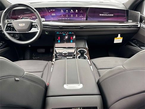 New 2026 Cadillac Escalade Luxury w/ LPO, Radiant Package image 16