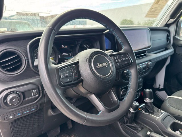 Used 2024 Jeep Wrangler Unlimited Rubicon 4xe AWD/4WD image 10