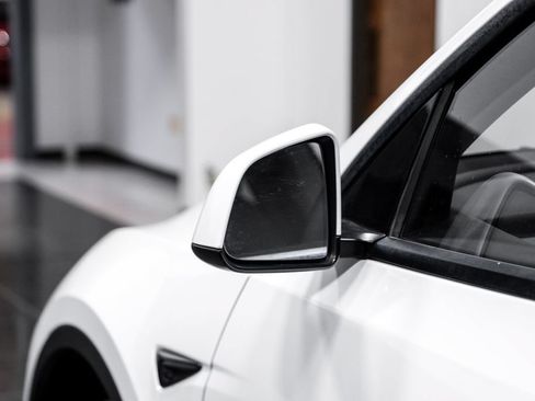 Used 2022 Tesla Model Y Long Range AWD/4WD image 38