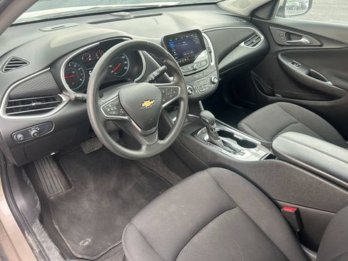 Used 2025 Chevrolet Malibu LT FWD image 23