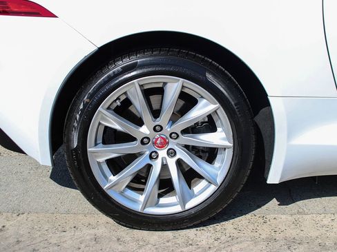 Used 2016 Jaguar F-TYPE Convertible image 32