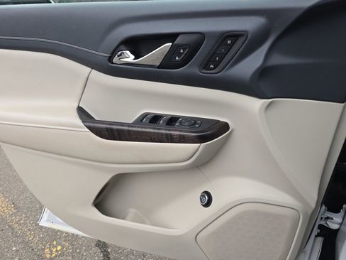 Used 2021 GMC Acadia Denali w/ Denali Technology Package image 34