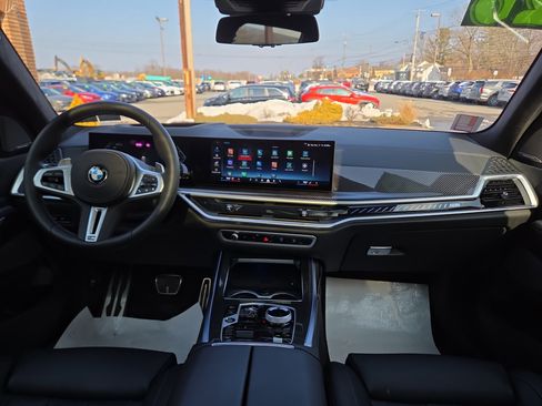 Used 2026 BMW X7 M60i image 15