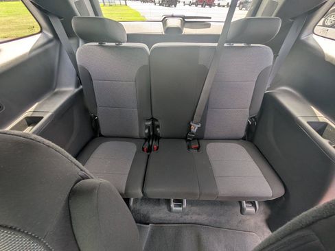 Used 2023 Chevrolet Traverse LT FWD image 33