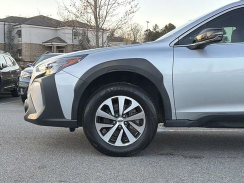 Certified 2025 Subaru Outback Premium image 9