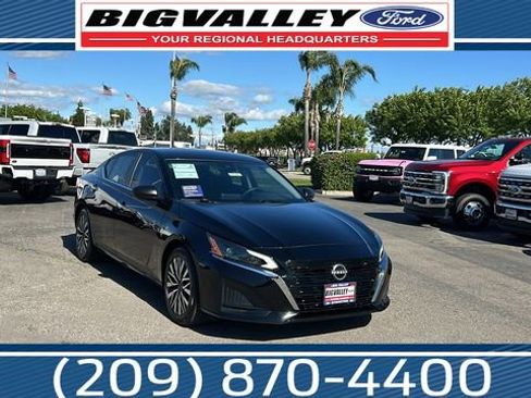 Used 2024 Nissan Altima 2.5 SV FWD image 1