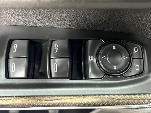 Used 2020 Chevrolet Silverado 1500 LT w/ Convenience Package image 15