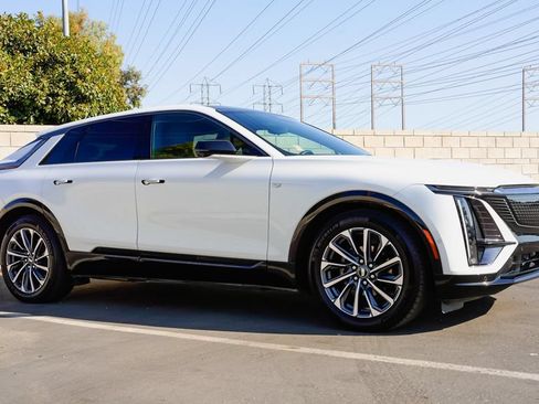Certified 2024 Cadillac Lyriq Sport RWD image 6
