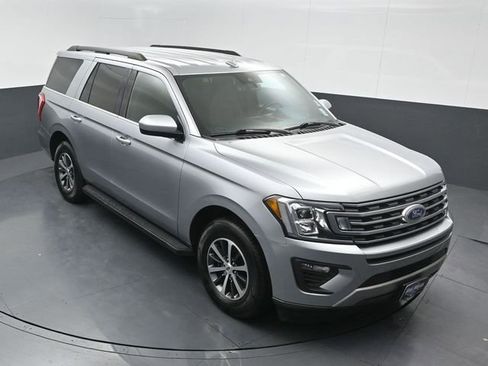 Used 2020 Ford Expedition XLT image 9
