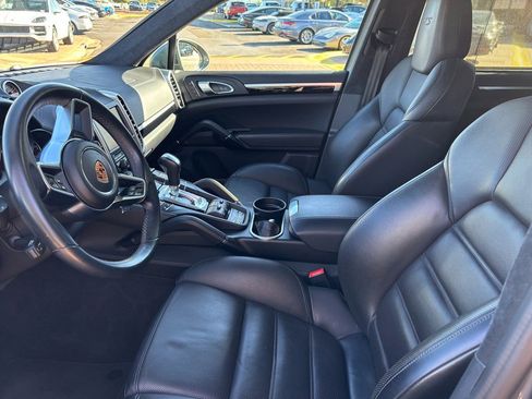 Used 2016 Porsche Cayenne GTS image 4