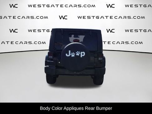 Used 2016 Jeep Wrangler Unlimited Sahara AWD/4WD image 8