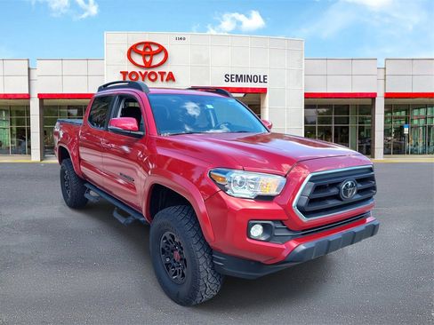 Used 2022 Toyota Tacoma SR5 w/ Technology Package image 2