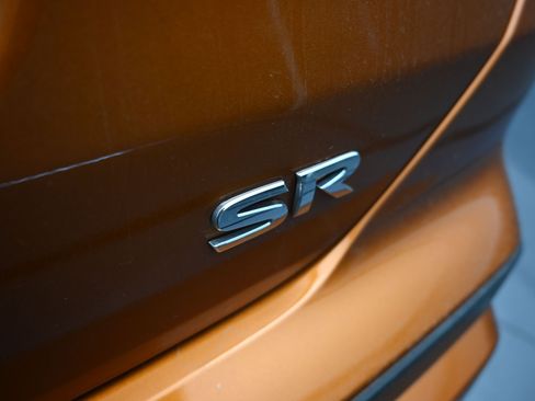 Used 2023 Nissan Kicks SR image 12