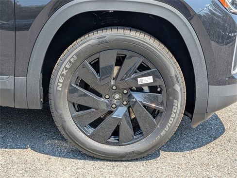 New 2026 Volkswagen Atlas SE image 11