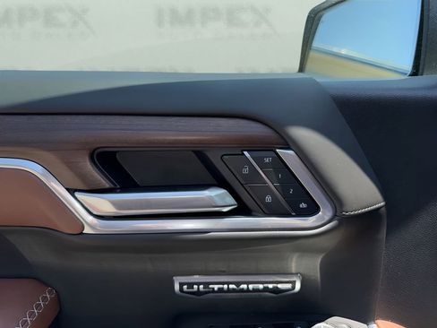 Used 2025 GMC Sierra 1500 Denali Ultimate AWD/4WD image 11