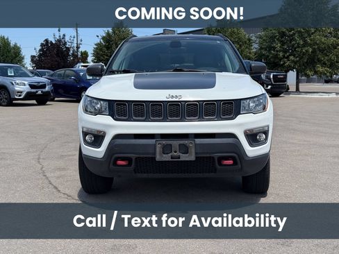 Used 2018 Jeep Compass Trailhawk w/ Leather Interior Group AWD/4WD image 2