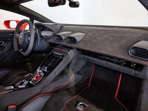 Used 2024 Lamborghini Huracan Sterrato AWD/4WD image 38