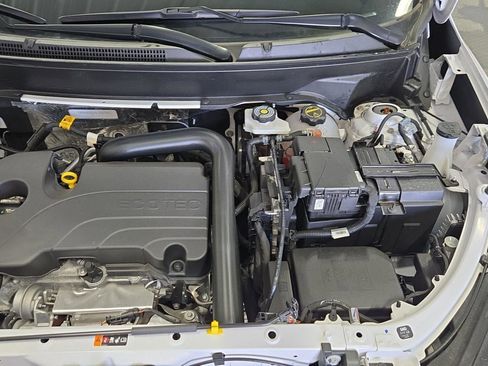 Used 2024 Chevrolet Equinox LT image 32