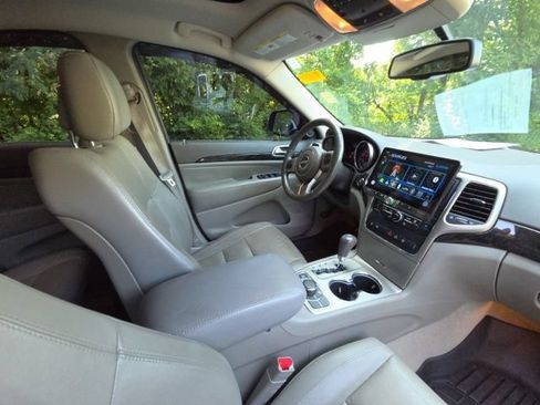 Used 2013 Jeep Grand Cherokee Laredo AWD/4WD image 26