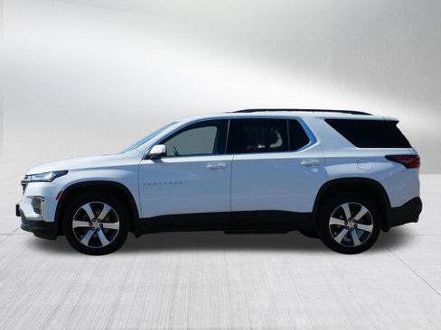 Used 2023 Chevrolet Traverse LT w/ LT Premium Package AWD/4WD image 3
